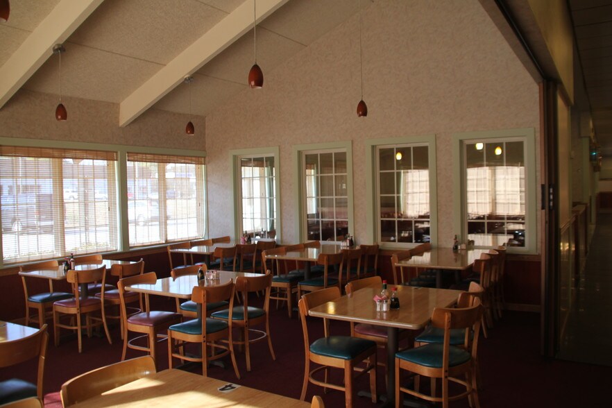 More Photos Of 905 E Broad Ave, Rockingham Restaurant For Lease