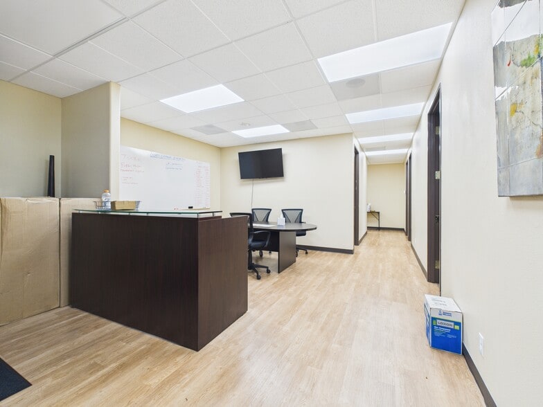 More Photos Of 1110 N Five Mile Rd, Boise Office For Sale