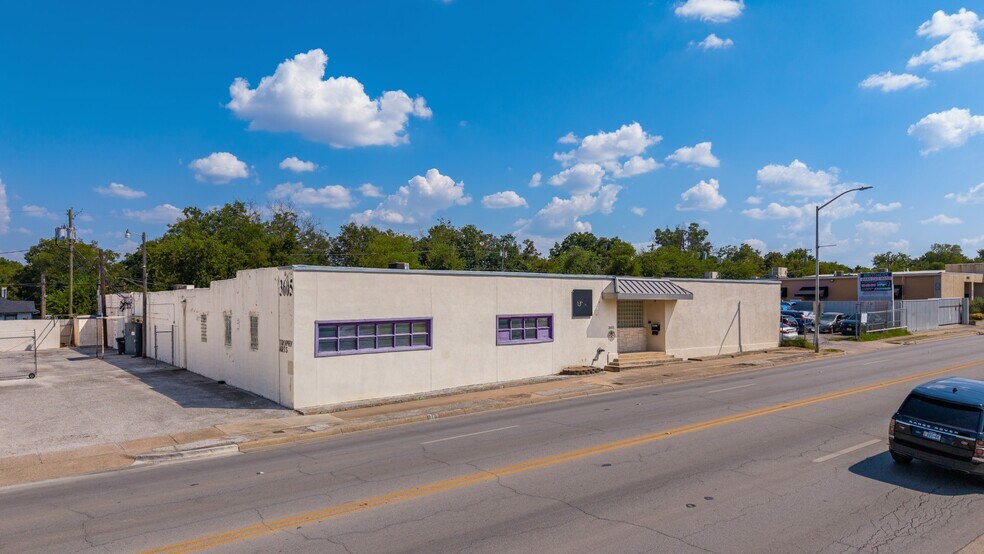 More Photos Of 3605 McCart Ave, Fort Worth Distribution For Lease