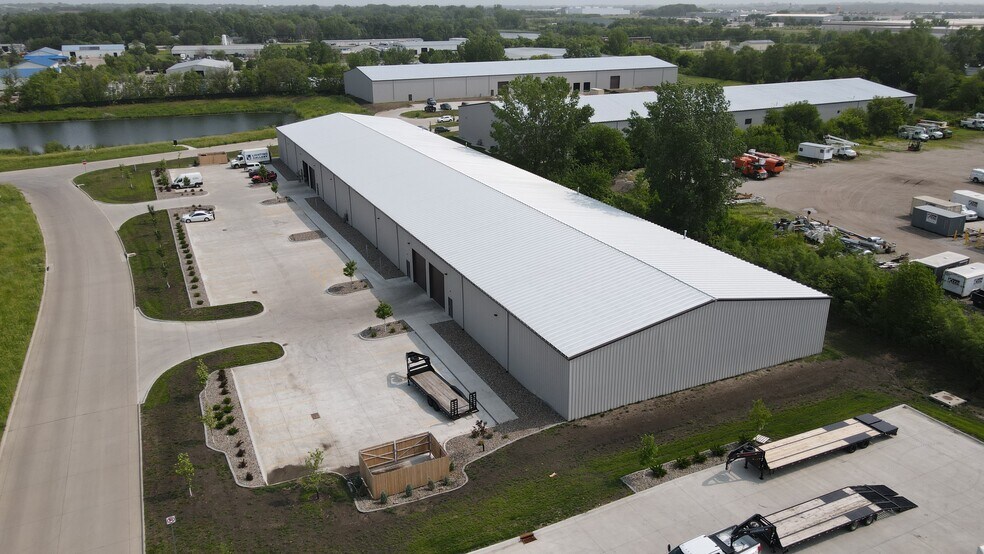 More Photos Of 6717 NE 15th St, Des Moines Warehouse For Lease