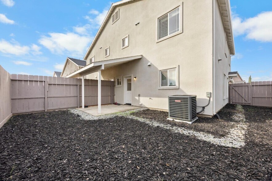 More Photos Of 930 W Alameda St, Manteca Apartments For Sale