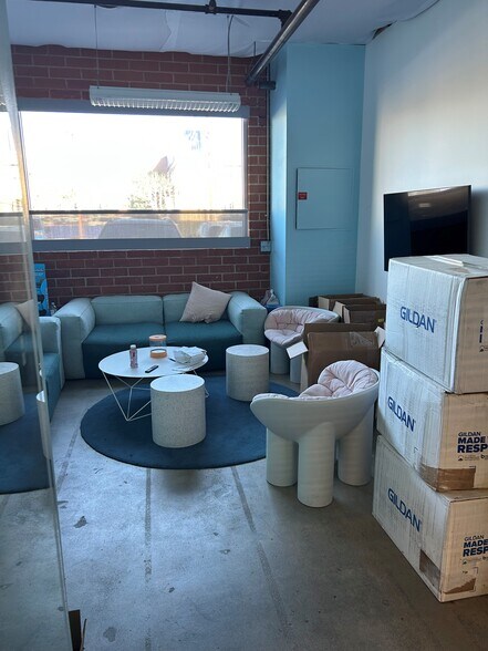 More Photos Of 3865 Grand View Blvd, Los Angeles Light Distribution For Lease