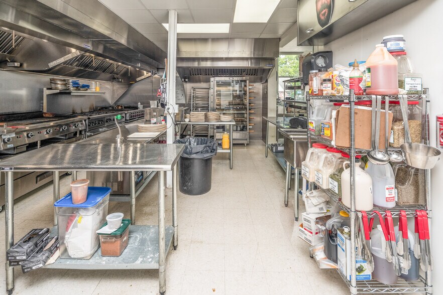 More Photos Of 738 E Main St, Belhaven Hotel For Sale