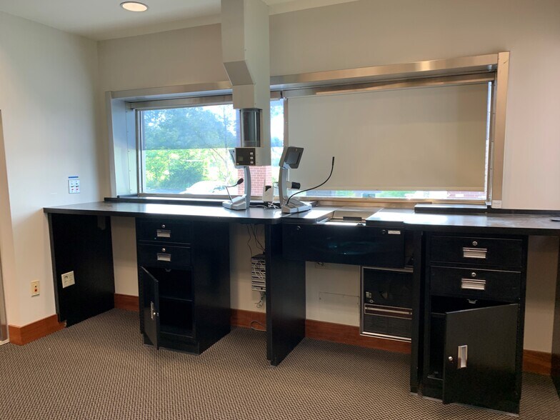 More Photos Of 4100 Corporate Center Dr, Springdale Office For Lease