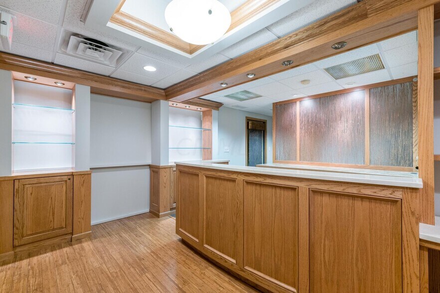 More Photos Of 1151 Bethel Rd, Columbus Medical For Sale