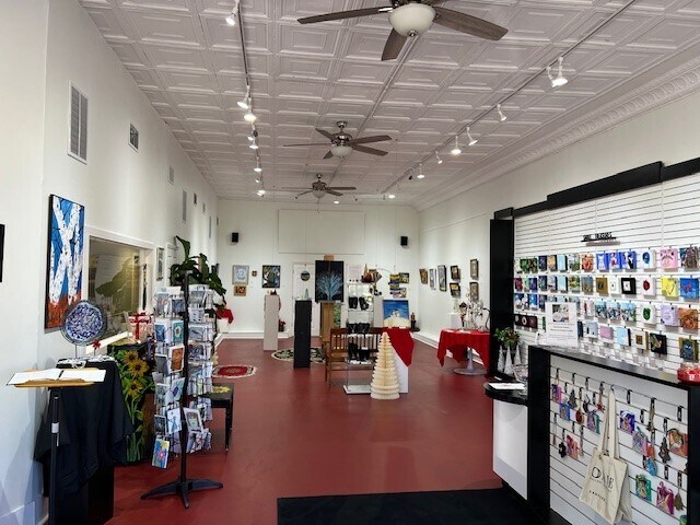 More Photos Of 148 S Moore St, Sanford Restaurant For Lease