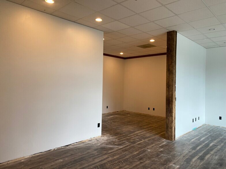 More Photos Of 1730 E Republic Rd, Springfield Unknown For Lease