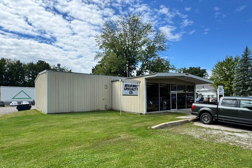 Primary Photo Of 47 Commerce St, Williston Industrial For Lease