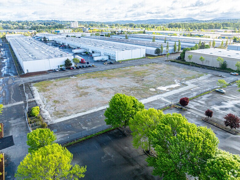 More Photos Of 5910 S 180th St, Tukwila Distribution For Sale