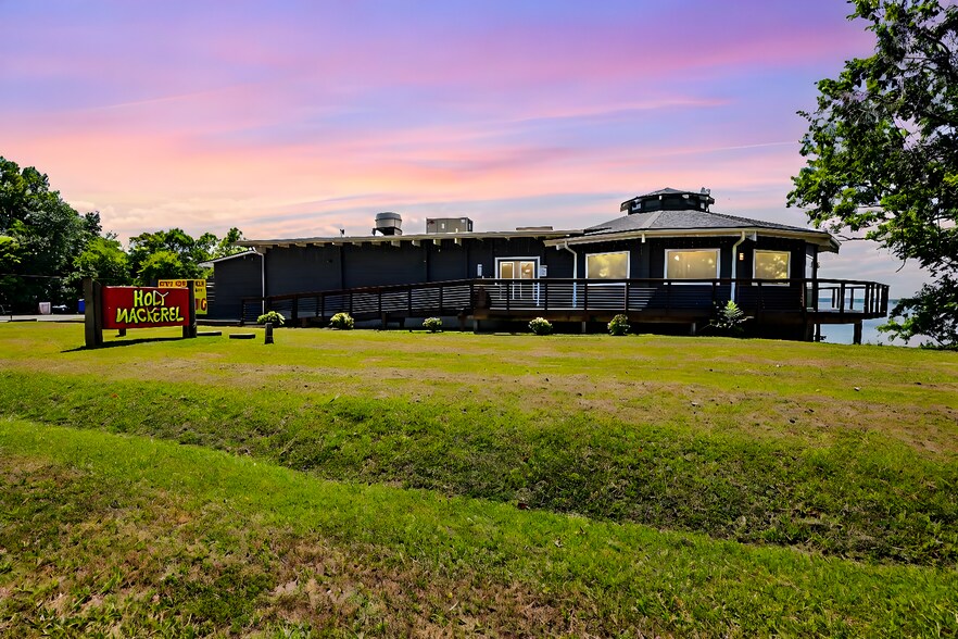 More Photos Of 700 Jordan Point Rd, Hopewell Restaurant For Sale
