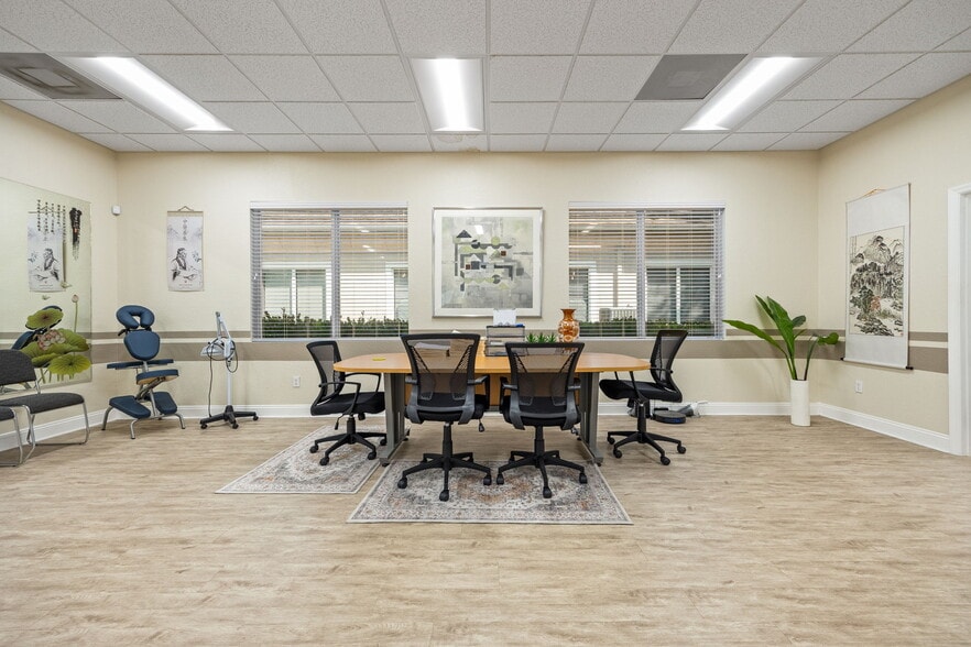 More Photos Of 4966-4968 Royal Gulf Cir, Fort Myers Medical For Sale