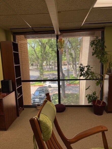 More Photos Of 8330-8350 Meadow Rd, Dallas Office For Sale