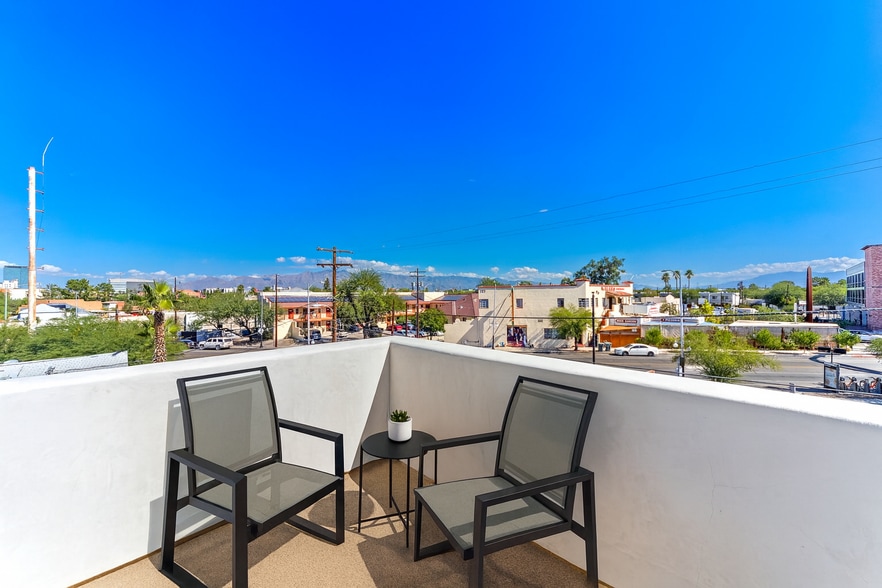 More Photos Of 21 Lalo Way, Tucson Multifamily For Sale