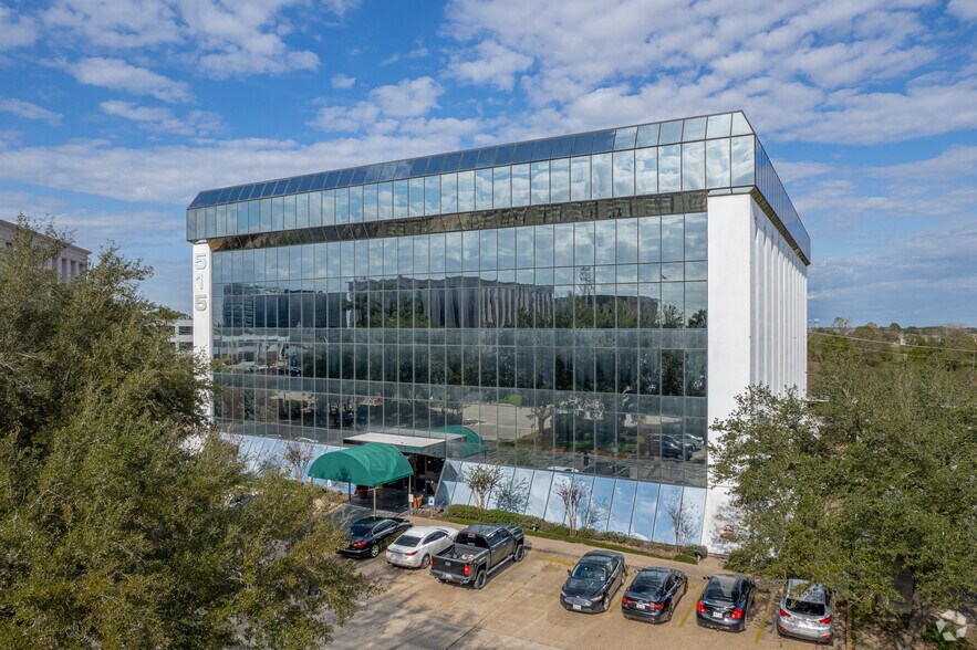 More Photos Of 505 N Sam Houston Pky E, Houston Unknown For Lease