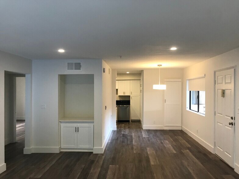More Photos Of 8815 Cynthia St, West Hollywood Apartments For Sale