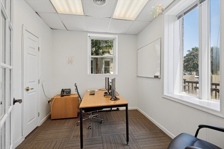 More Photos Of 18 W Evergreen Ave, Philadelphia Office Residential For Sale