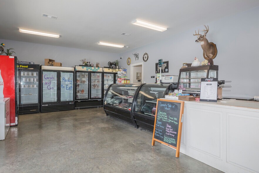 More Photos Of 147 US-80 Hwy, Calhoun General Retail For Sale