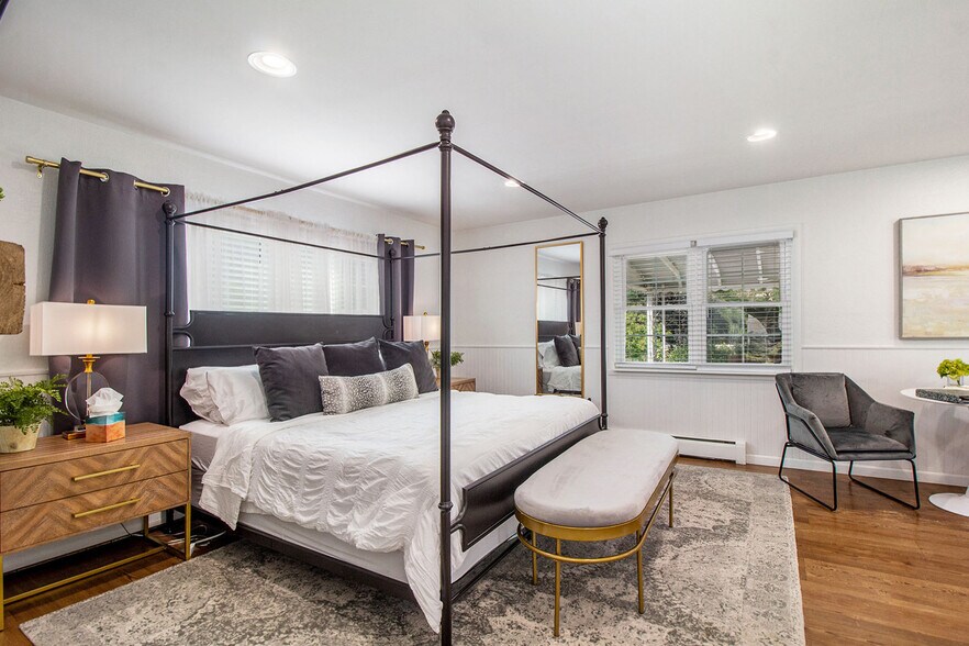 More Photos Of 155 N Main St, Clarkston Hospitality For Sale