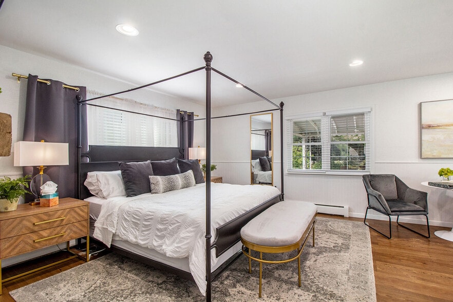 More Photos Of 155 N Main St, Village of Clarkston Hospitality For Sale