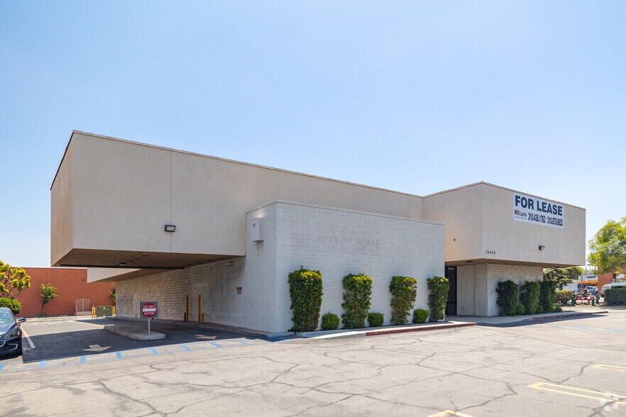 More Photos Of 24030 Hawthorne Blvd, Torrance Storefront For Lease
