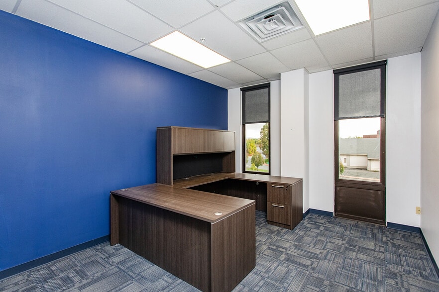 More Photos Of 120 Erie Blvd, Schenectady Bank For Lease