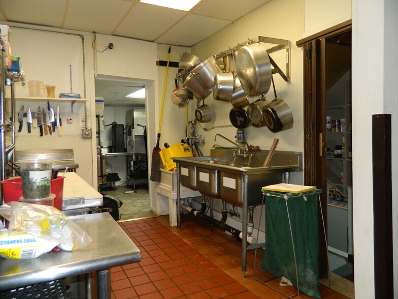 More Photos Of 304 Hawley Ave, Syracuse Restaurant For Lease