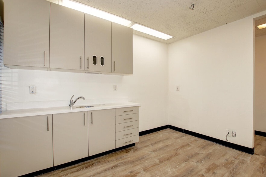 More Photos Of 1901 Watt Ave, Sacramento Medical For Lease
