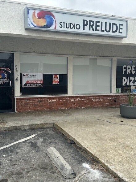More Photos Of 22733-22929 Hawthorne Blvd, Torrance Unknown For Lease