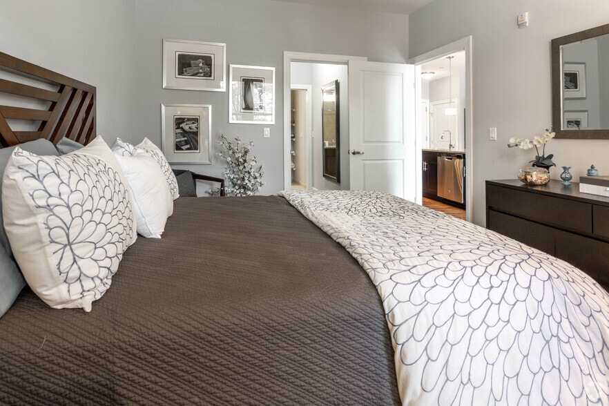 More Photos Of 1 Village Grn, Patchogue Apartments For Lease