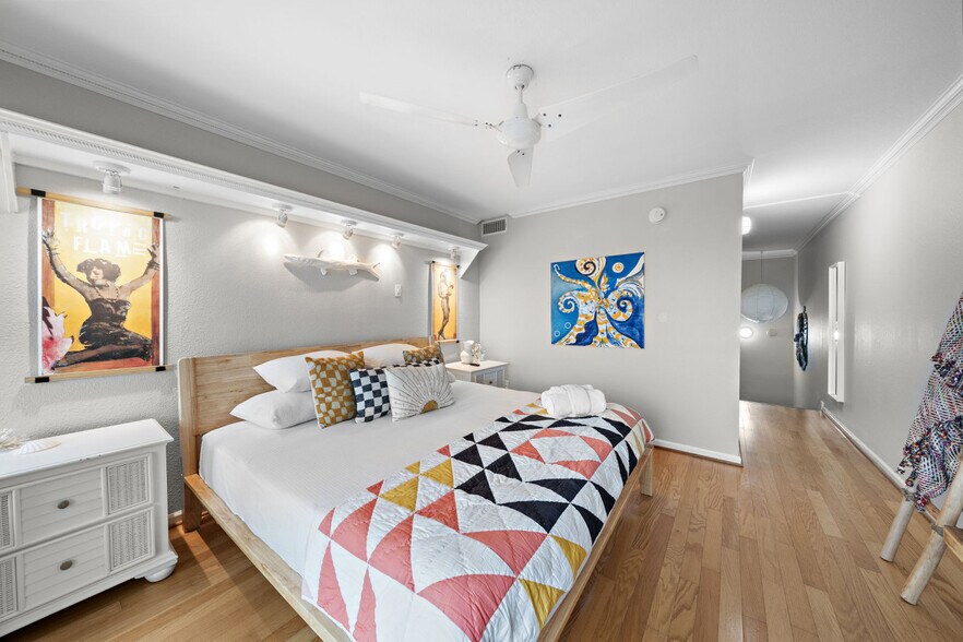 More Photos Of 1628 Seawall Blvd, Galveston Apartments For Sale