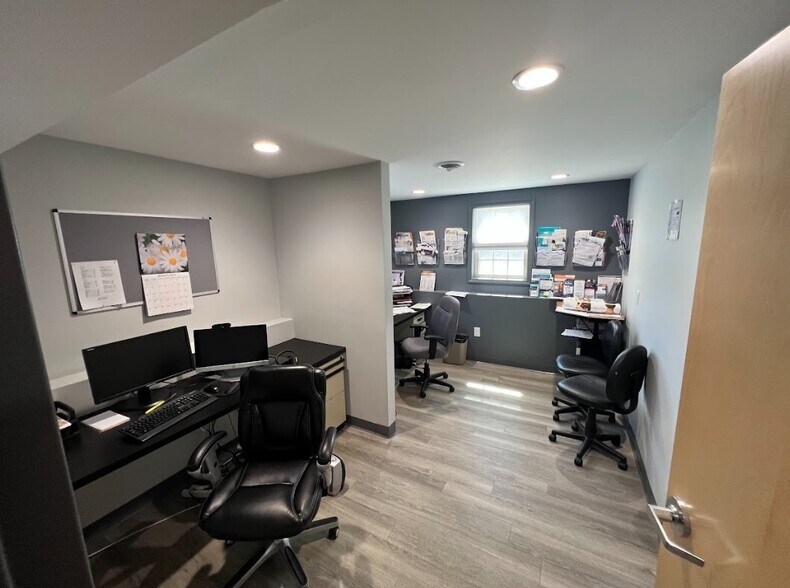 More Photos Of 3 Mound Ct, Merrimack Medical For Lease