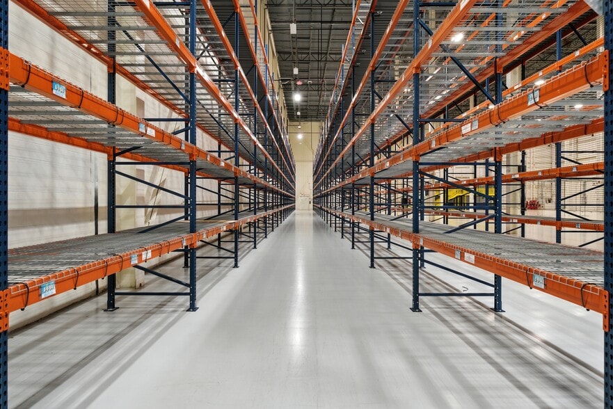 More Photos Of 1920 Innovation Way, Libertyville Manufacturing For Lease
