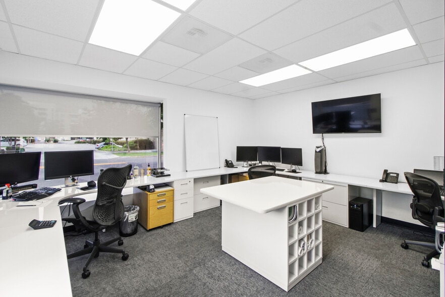 More Photos Of 1415-1441 Gardena Ave, Glendale Warehouse For Lease