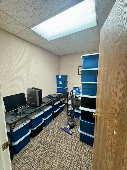 More Photos Of 1724-1742 E Ridge Rd, Rochester Medical For Sale