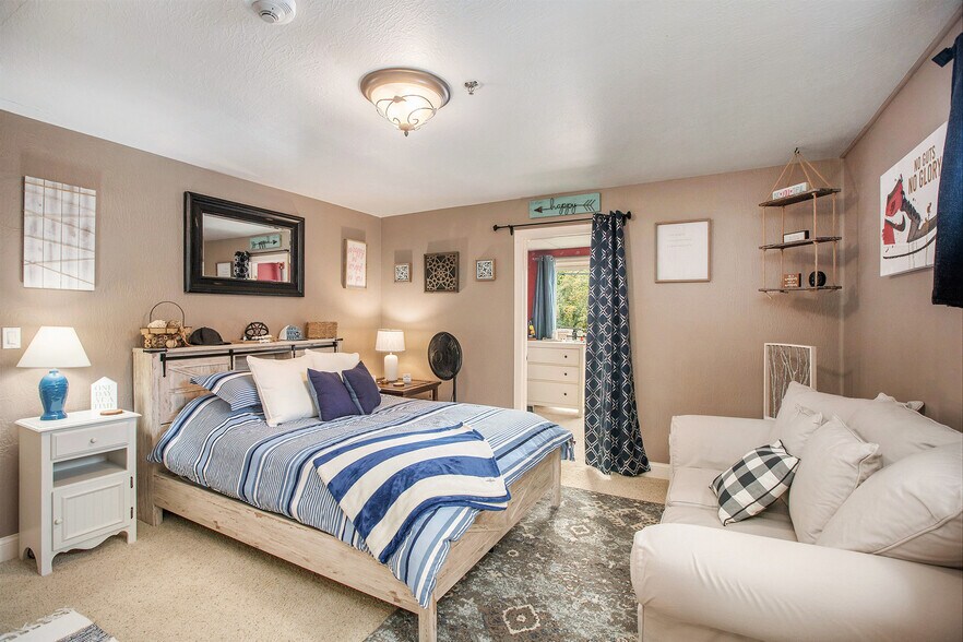 More Photos Of 525 W Mitchell St, Petoskey Office For Sale