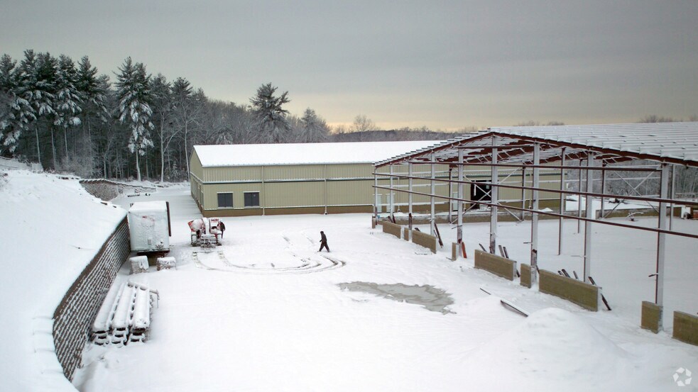 More Photos Of 47 October Hill Rd, Holliston Warehouse For Lease