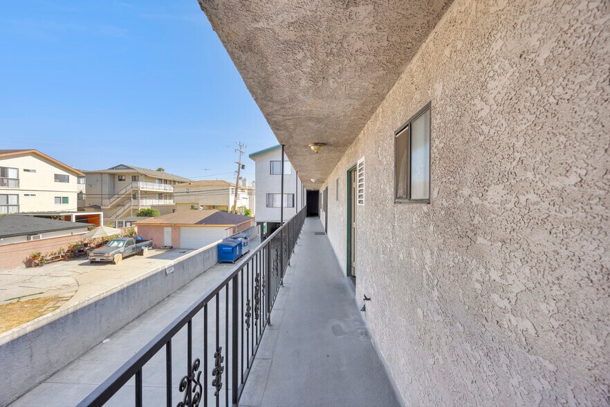 More Photos Of 4838 W 118th St, Hawthorne Apartments For Sale