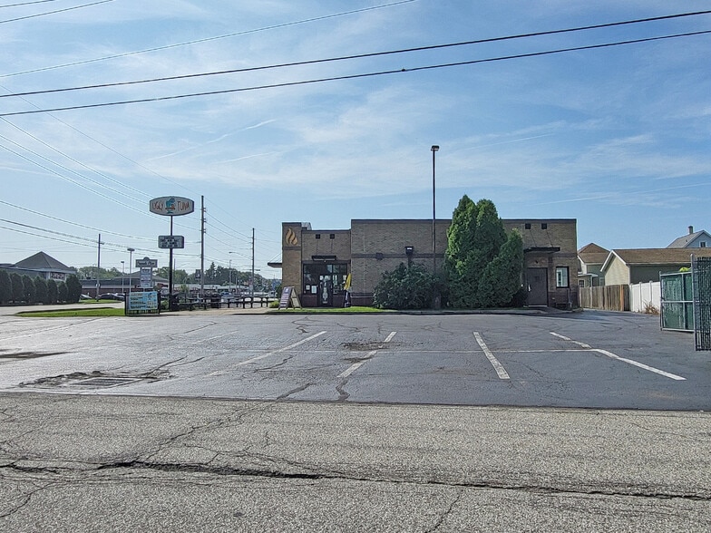 More Photos Of 1010 Peninsula Dr, Erie Fast Food For Sale