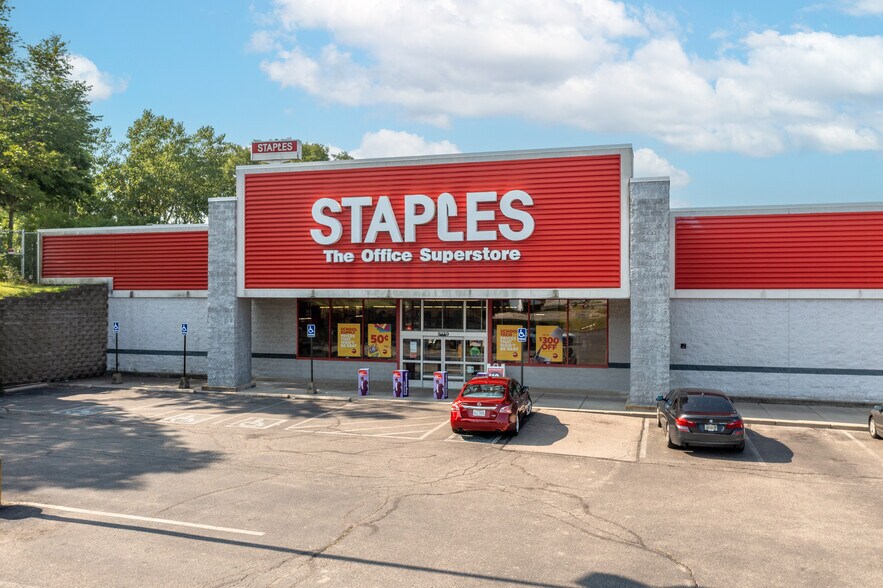 More Photos Of 8139 Old Troy Pike, Huber Heights Freestanding For Sale