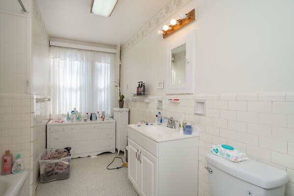 More Photos Of 31 S Highland St, West Hartford Apartments For Sale