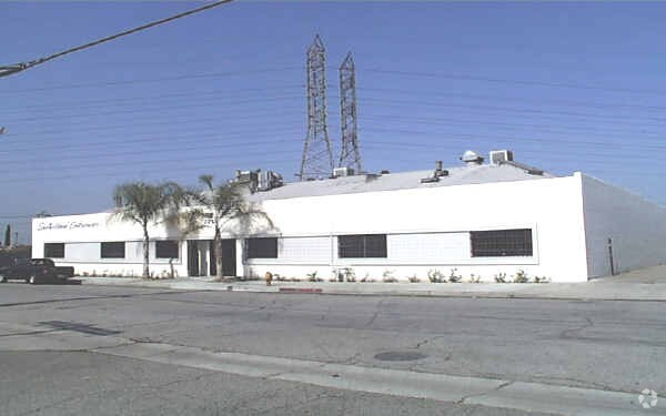 More Photos Of 7255 Radford Ave, North Hollywood Warehouse For Lease
