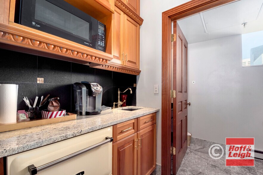 More Photos Of 1601 Arapahoe St, Denver Office For Sale