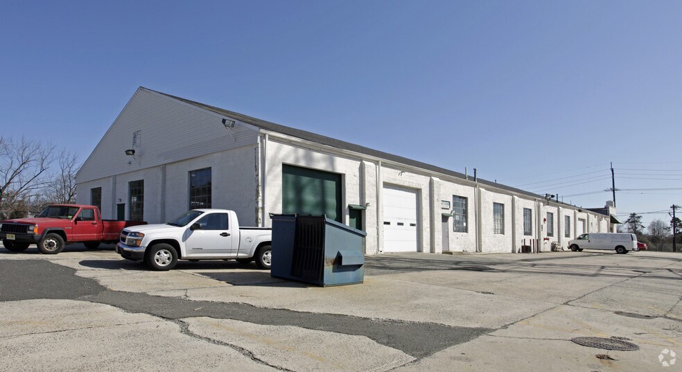 More Photos Of 7W Chimney Rock Rd, Bound Brook Warehouse For Lease