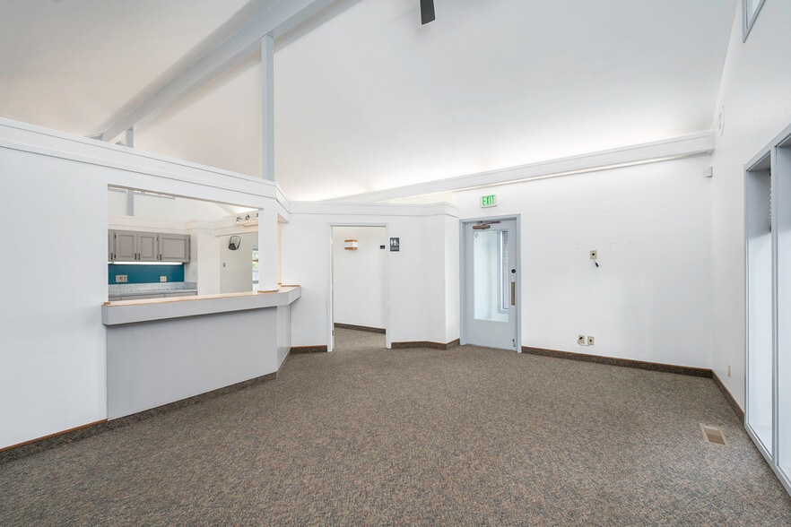 More Photos Of 1336 E Hunter Pl, Moses Lake Office For Sale