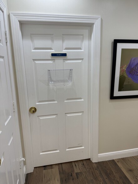 More Photos Of 1044 Goodlette-Frank Rd N, Naples Medical For Lease