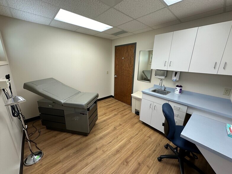 More Photos Of 1200 IL-121, Mount Zion Medical For Lease