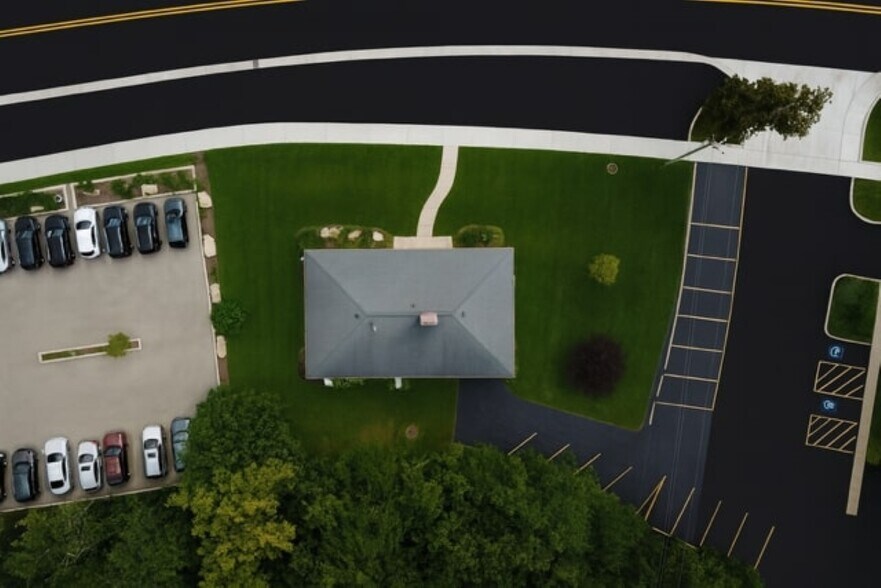 More Photos Of 704 E 9th St, Lockport Medical For Sale