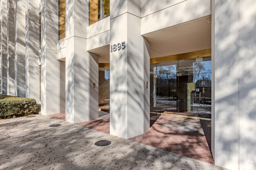 More Photos Of 1895 Phoenix Blvd, Atlanta Office For Lease