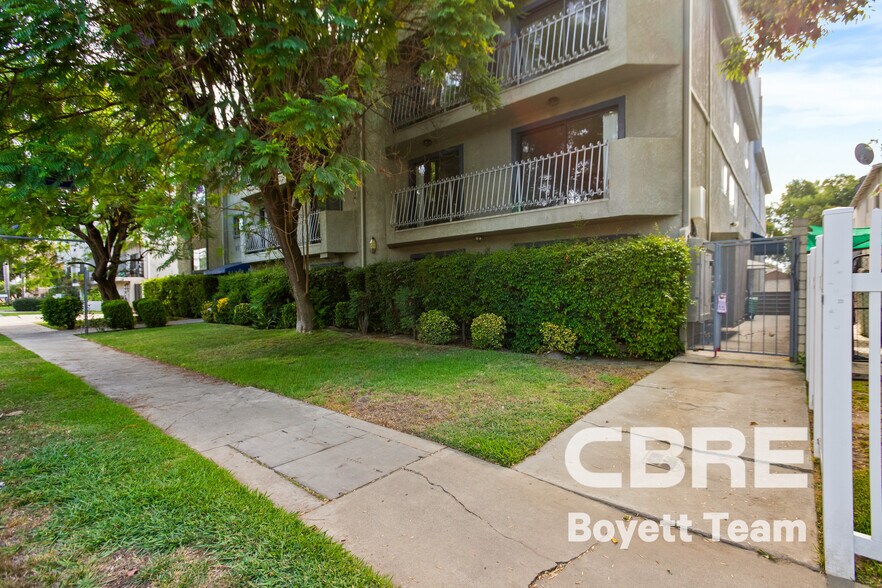More Photos Of 6590 Hazeltine Ave, Van Nuys Apartments For Sale