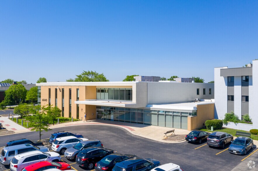 More Photos Of 6840 Main St, Downers Grove Medical For Lease